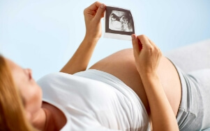 útero gravidez microfisioterapia em bebês e gestante
